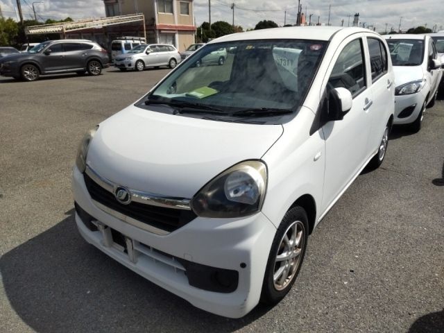 7311 Daihatsu Mira e s LA300S 2014 г. (LUM Kobe Nyusatsu)